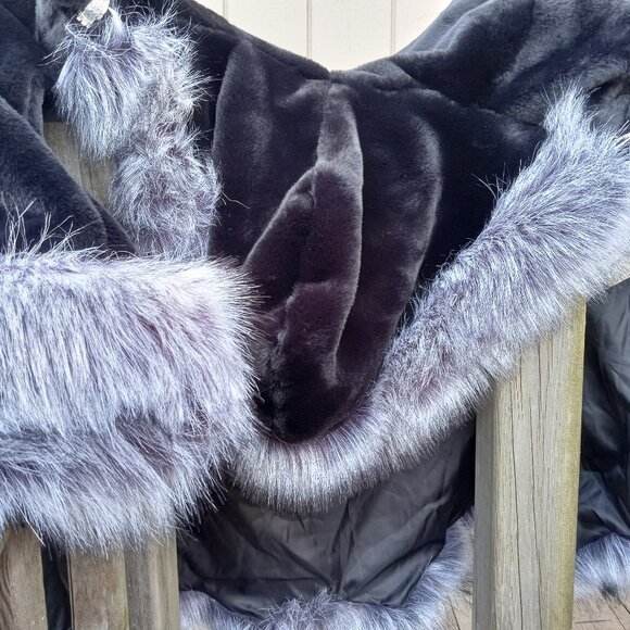 Jackets - Picture 1 of 4